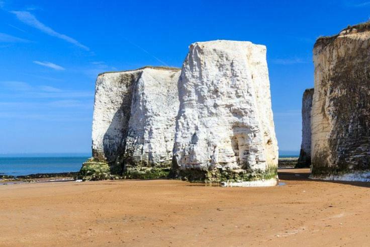 Picturesque Seaside Cottage Next To Viking Bay - บรอดสแตร์ส ภายนอก รูปภาพ