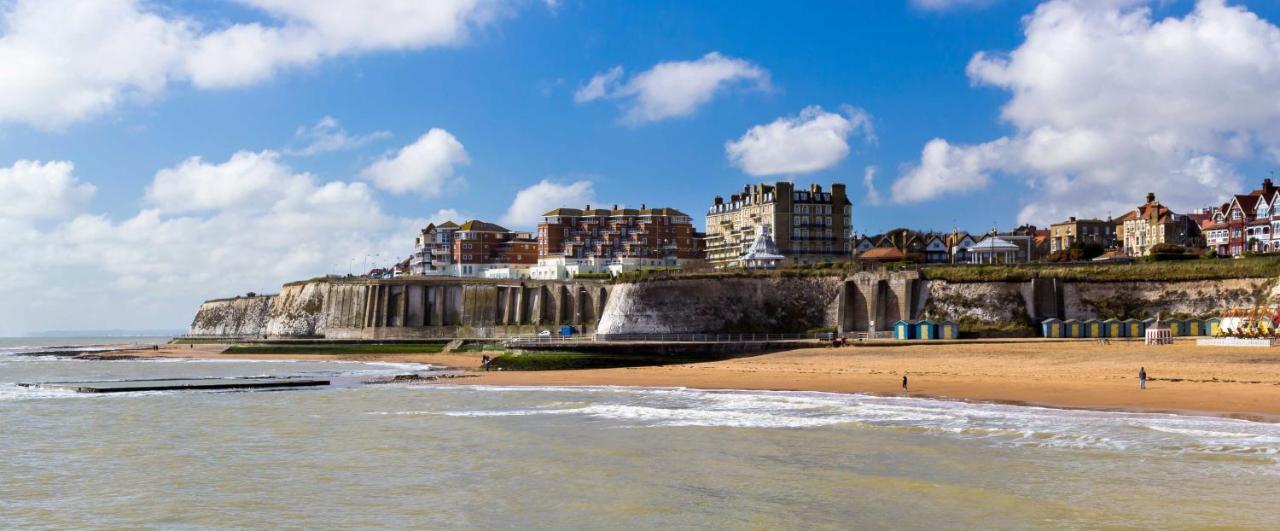 Picturesque Seaside Cottage Next To Viking Bay - บรอดสแตร์ส ภายนอก รูปภาพ