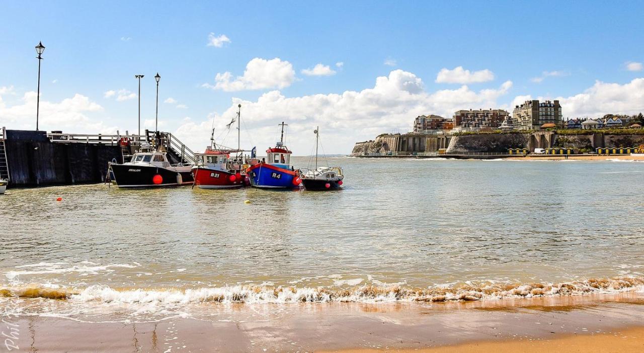 Picturesque Seaside Cottage Next To Viking Bay - บรอดสแตร์ส ภายนอก รูปภาพ